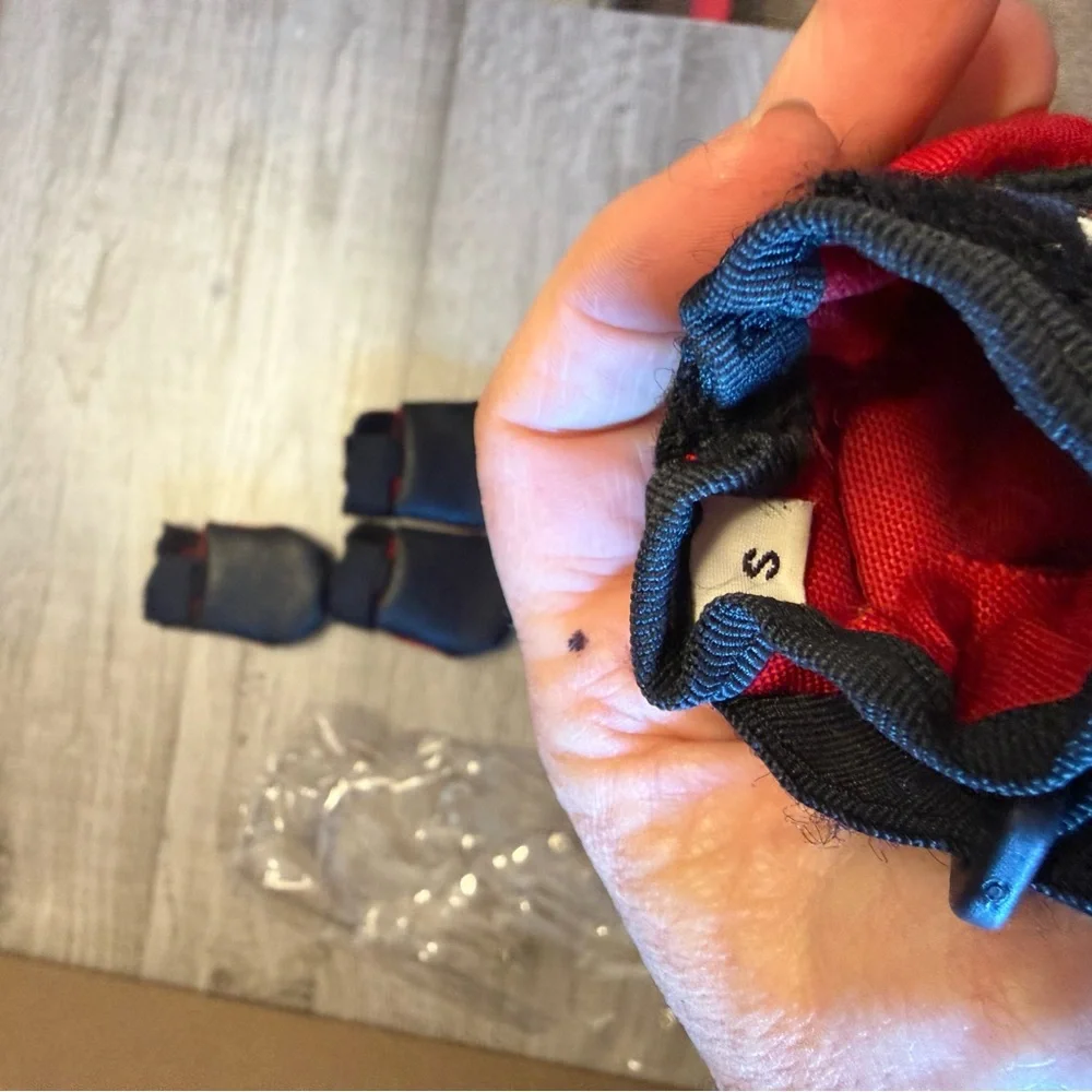 RuffWear “standard” dog boots red black size SMALL set of 4 “for dogs on the go”